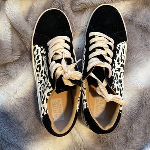 White Raven Sneakers